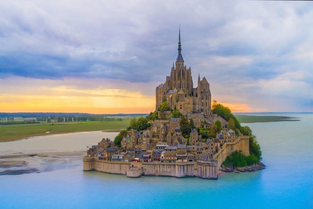 Discover Mont-Saint-Michel by motorhome