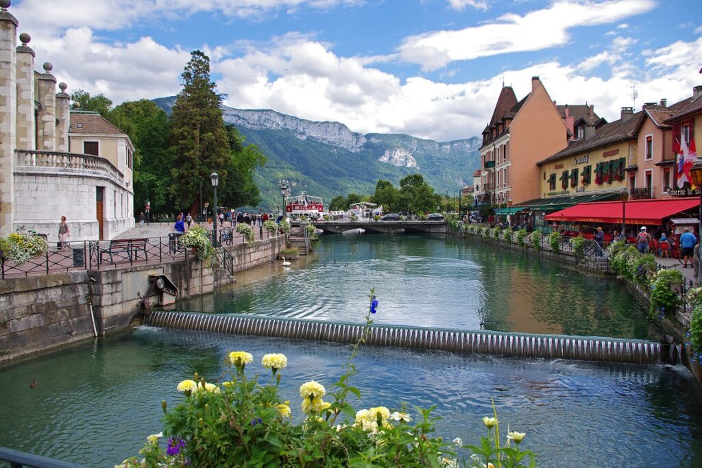 old town and canal in Annecy