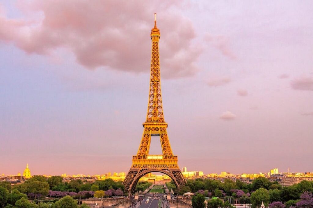 Which city pass should I choose to visit Paris? FAQ