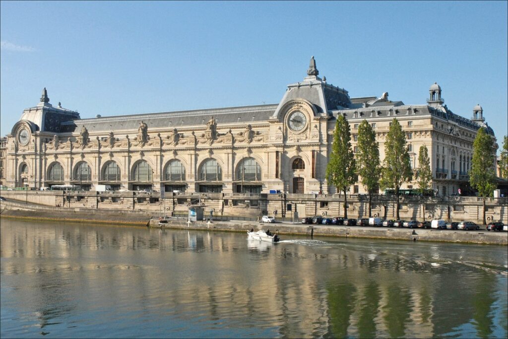 Faubourg Saint-Germain ss one of the best neighborhoods for your first stay in Paris