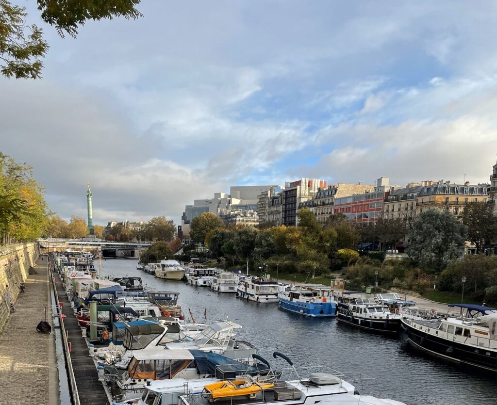 Bastille, République, Nation : neighborhoods where you'll find affordable accommodation