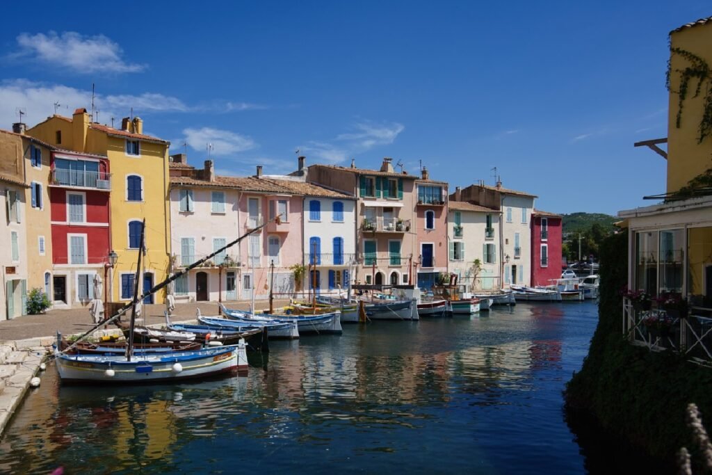 Martigues, the Quartier de l'Île is the last stop in your 1-week in South of France Itinerary